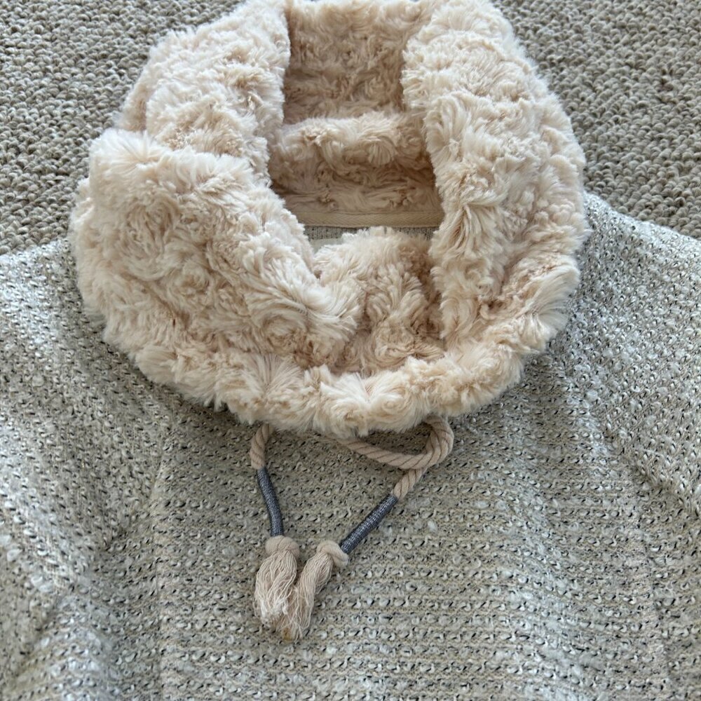 Maurices S Cream Boucle Sweater Fur Collar Cozy Winter - Picture 2 of 8